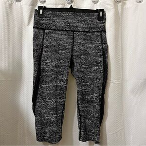 Lululemon Pace Perfect Crop (17") Air Time White Black / Black Size 10 Active